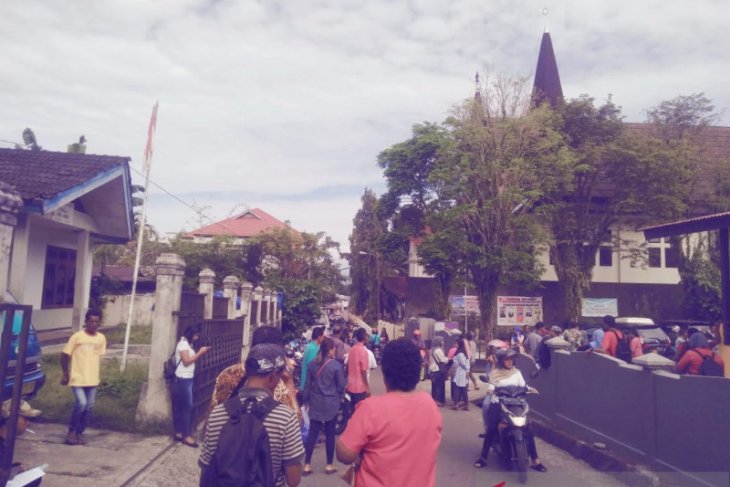 Gempa susulan magnitudo 5,6 terjadi di Ambon