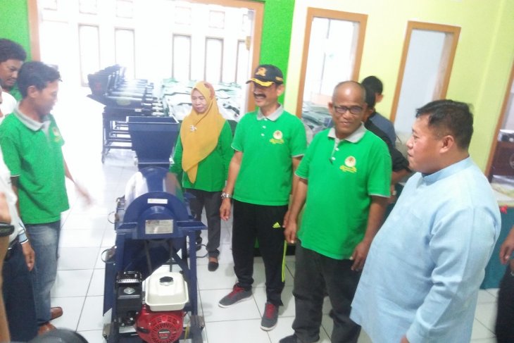 Mukomuko bagikan mesin pencacah sampah kepada sekolah