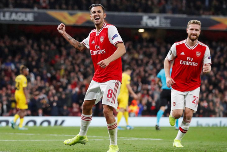 Liga Europa Grup F: Arsenal gilas Standard Liege, Frankfurt curi tiga poin dari Guimaraes