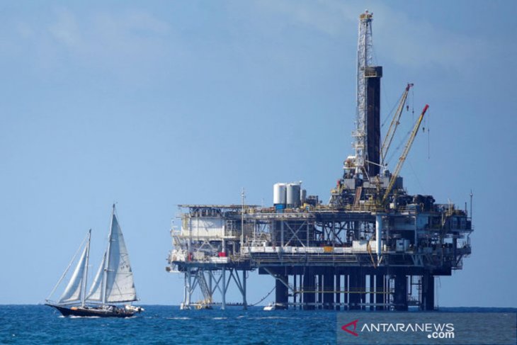 Harga minyak naik, kesepakatan perdagangan picu permintaan energi