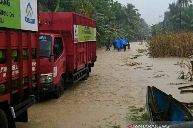 Banjir sebabkan penyaluran LPG di Gunungsitoli terhambat