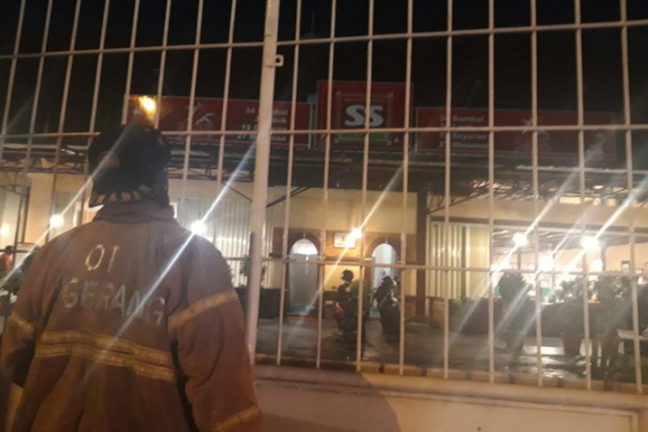Pengunjung restoran panik setelah blower meledak