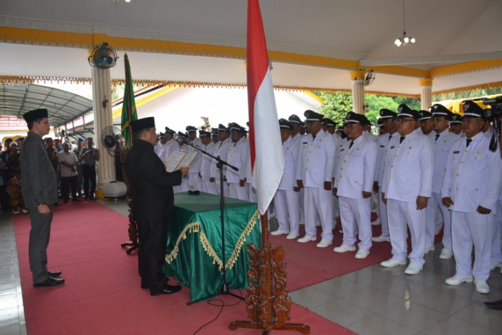 Bupati Langkat lantik 76 kepala desa