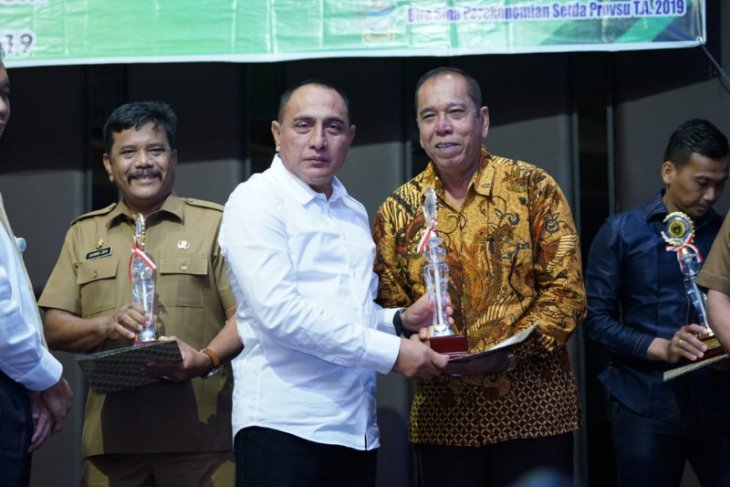 Tebing Tinggi terima penghargaan TPID Teladan
