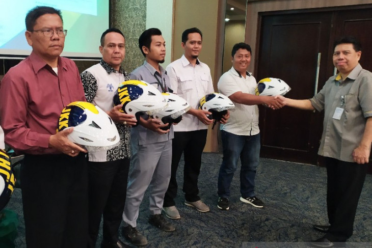 BPJS Ketenagakerjaan Pematangsiantar bagi helm peduli keselamatan pekerja