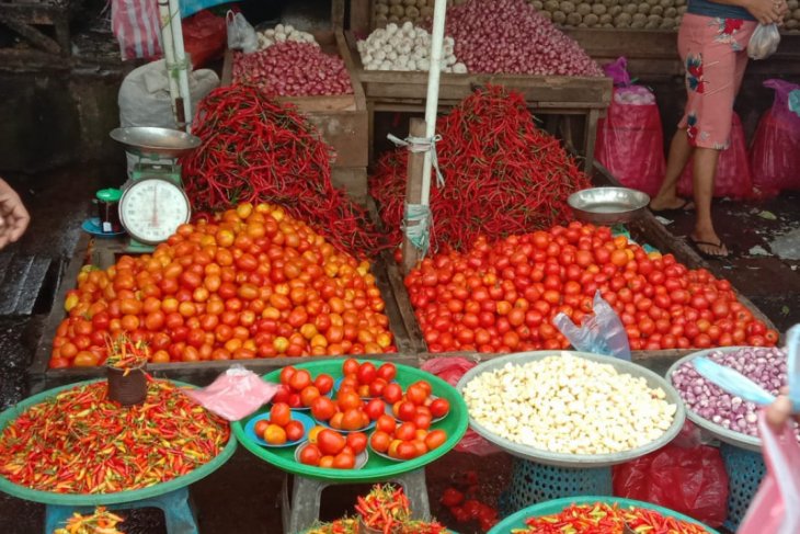 Stok cabai rawit di pasar tradisional Ambon menipis