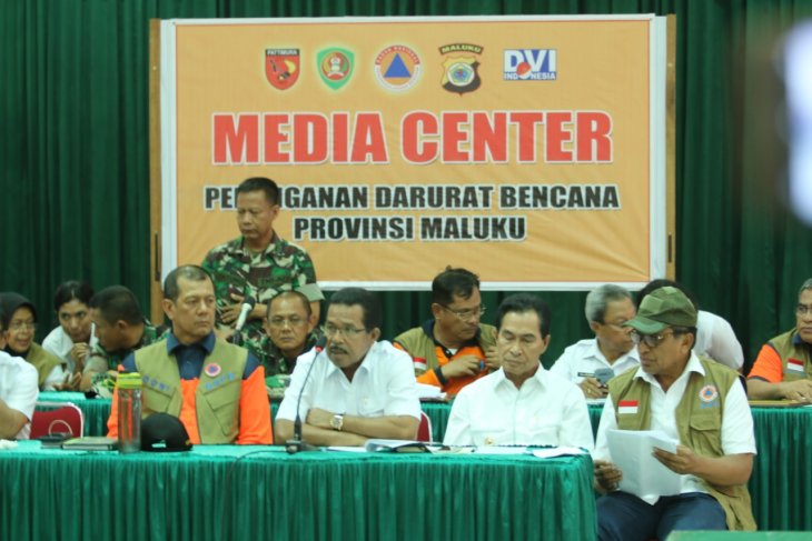 BNPB serahkan bantuan penanganan tanggap darurat bencana gempa di Maluku