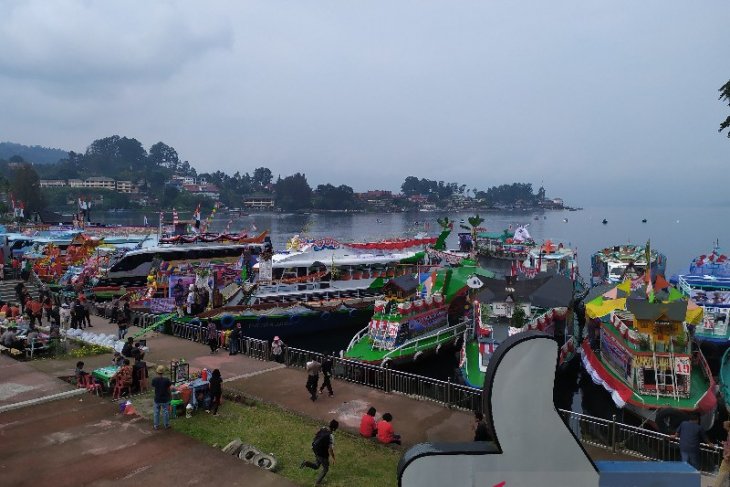 Kapal Danau Toba
