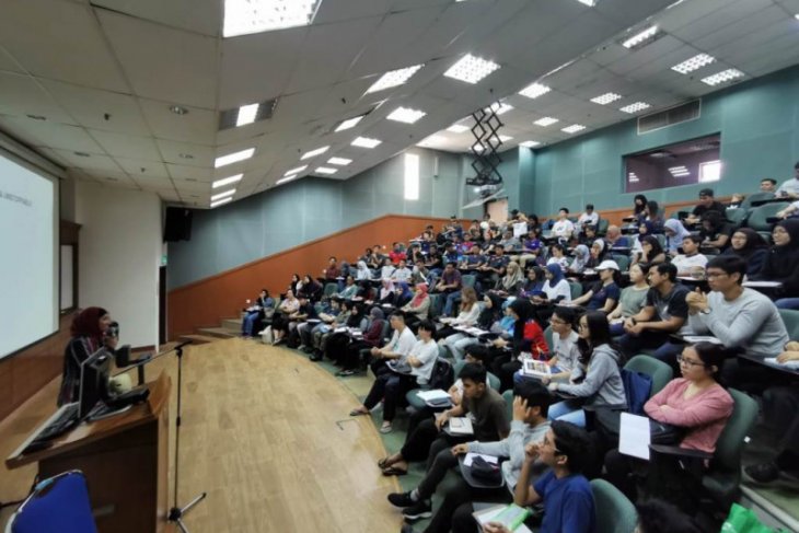 Empat dosen Vokasi Humas UI jadi pengajar di Malaysia
