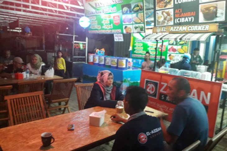 Camat Pandeglang pantau kondisi Wisata Kuliner malam hari