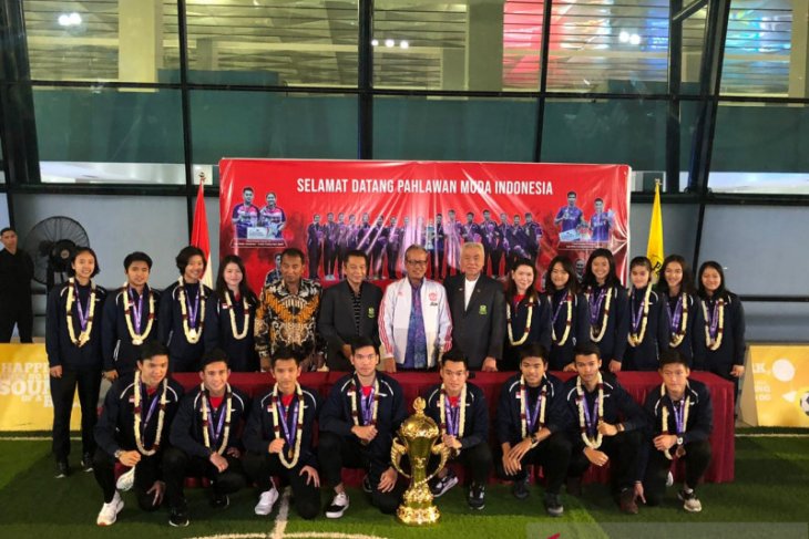 Kemenpora beri bonus bagi tim bulutangkis junior