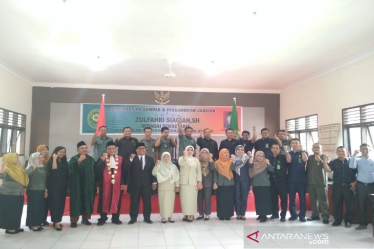 Zulfahri Siagian dilantik jadi Sekretaris PN Madina