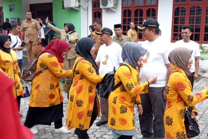 Bupati Asahan lepas 222 kolektor PBB menuju kota Palembang