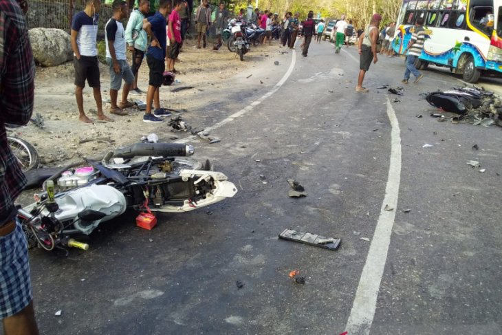 Kecelakaan beruntun di Timor Raya, tiga tewas di tempat