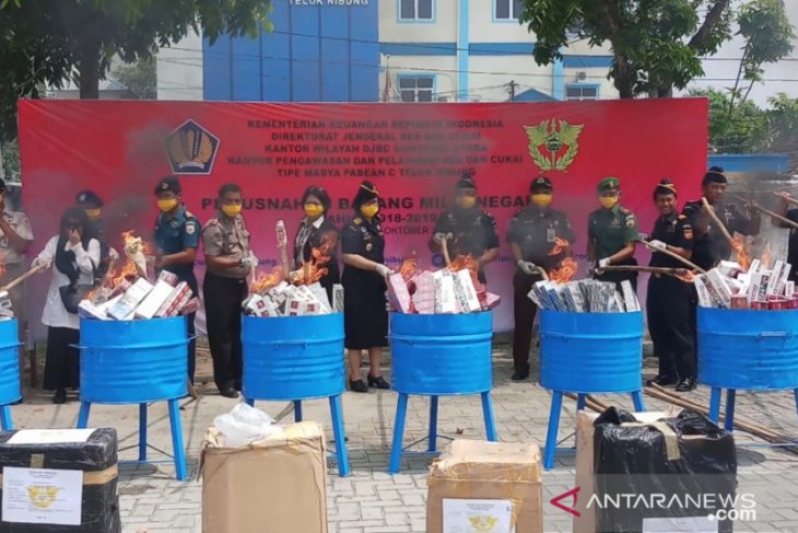 Bea Cukai Teluk Nibung musnahkan Barang Milik Negara, diantaranya 760.904 batang rokok
