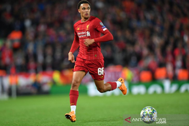 Alexander-Arnold ukir namanya dalam catatan rekor dunia