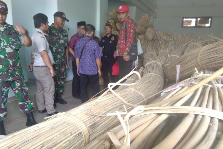 185 ikat rotan hasil tangkapan TNI di perbatasan dihibahkan