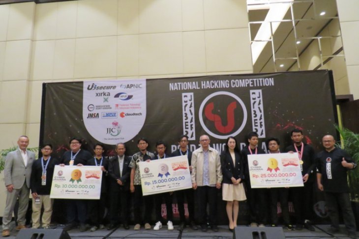 Tim Zen UI juara pertama Cyber Jawara 2019