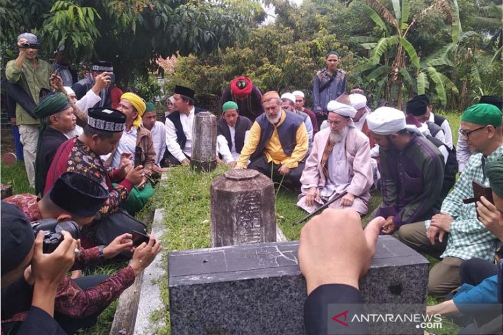 Ulama Turki ziarahi makam ulama Aceh Tgk Syech Di Bitai