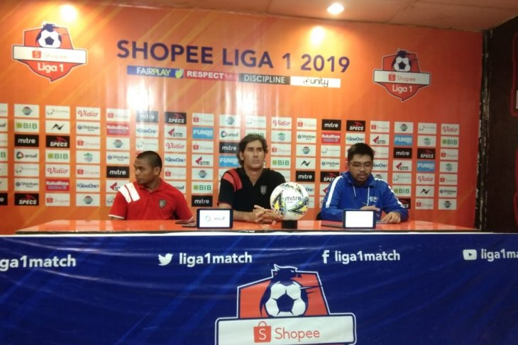 Pelatih Bali United Stefano Cugurra angkat suara