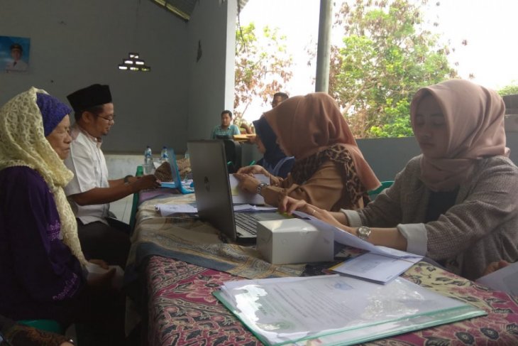 Lansia dan anak terlantar di Banten diberi bantuan