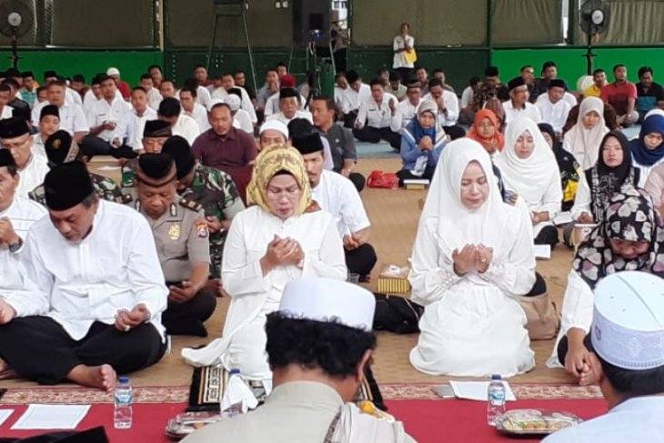 Bupati Serang doa bersama ratusan ASN untuk keselamatan Bangsa