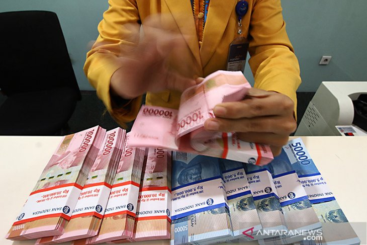 Rupiah Selasa pagi jatuh 7 poin