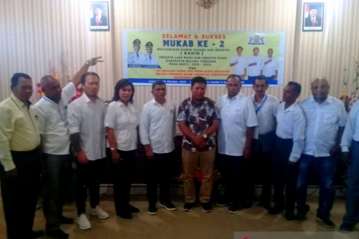Bupati Maluku Tenggara minta pengusaha produktif dan kreatif