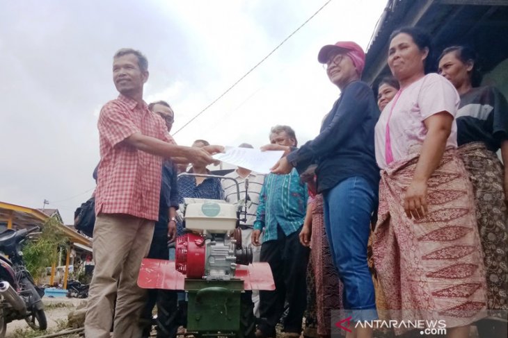 PLTA Batang Toru sumbang traktor mini buat koptan Haunatas