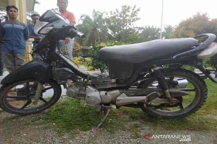 Pria di Aceh Utara ini diamuk massa tepergok mencuri sepmor