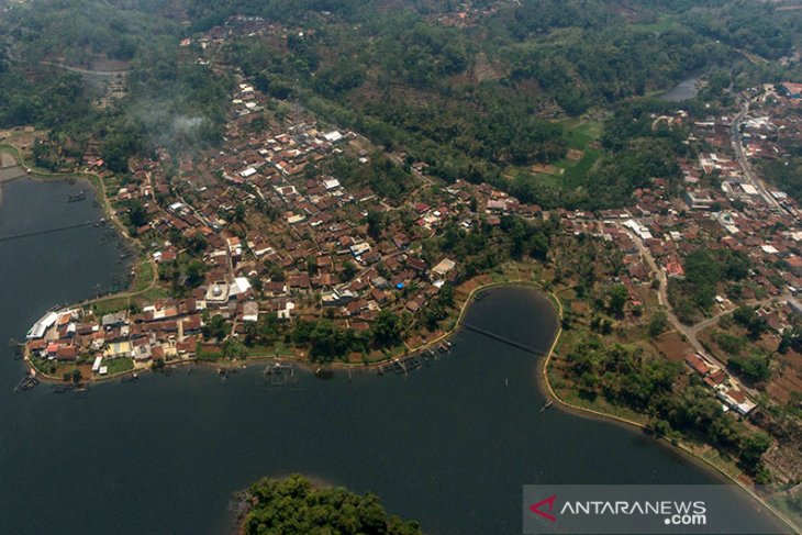 Wisata Religi Panjalu Ciamis Tempat Wisata Indonesia