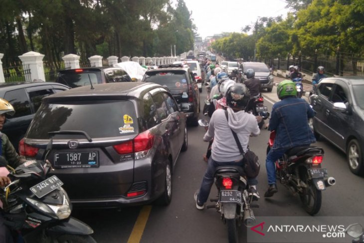 Sistem 2-1 yang diujicobakan di jalur Puncak untuk cari solusi lebih baik