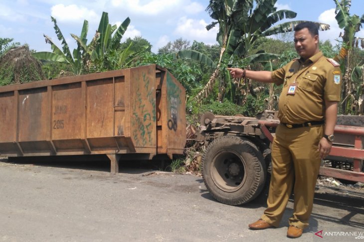 Kota Jambi manfaatkan truk pemadat sampah kurangi volume sampah,