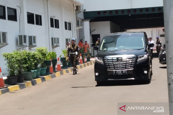 Wiranto dan istri tinggalkan RSPAD Gatot Soebroto