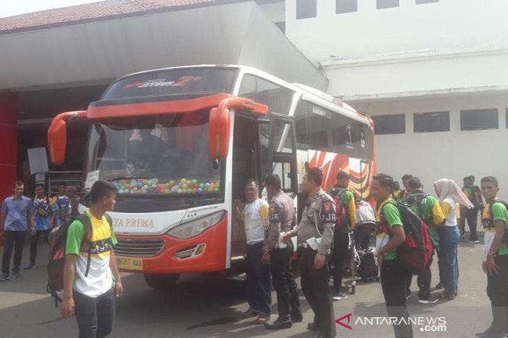 Lima tim sepak bola Porwil tiba di Bengkulu