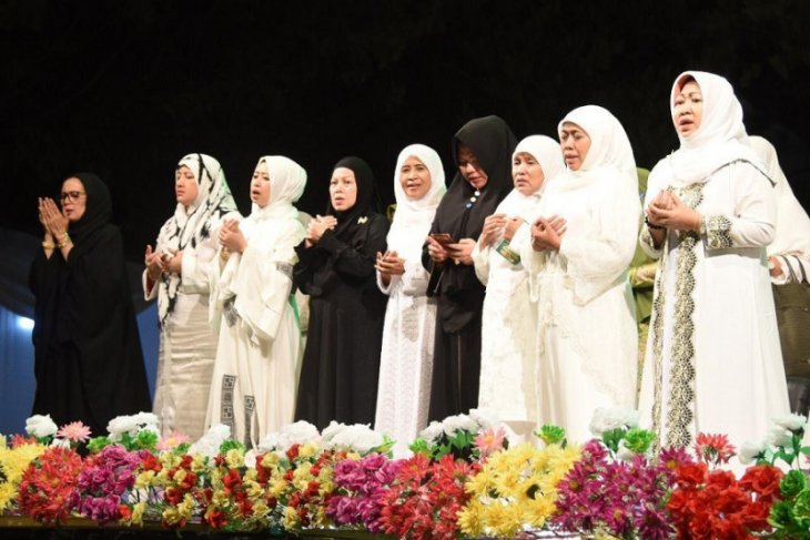 Gubernur Jatim Khofifah ingin santri teladani semangat ulama bela NKRI
