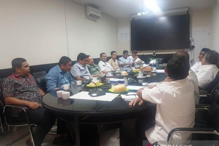 DPR Aceh perjuangkan perbaikan kerusakan jalan di barat selatan