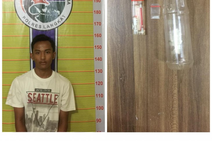Sedang menikmati sabu di rumahnya, Azi diringkus polisi Langkat