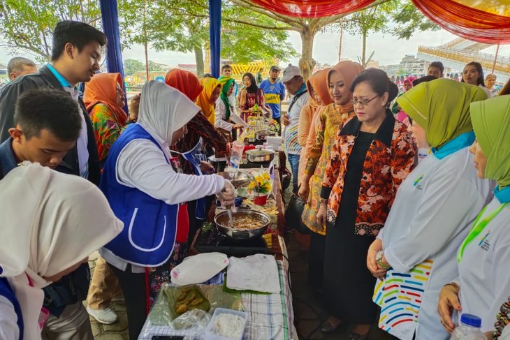 PLN dan PKK Kalbar ajak beralih gaya hidup masyarakat dengan kompor induksi