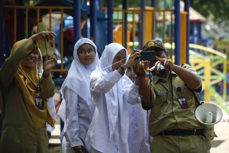 Pelatihan fotografi siswa inklusi