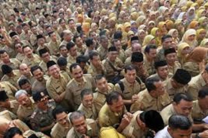 Pemangkasan eselon III dan IV oleh Presiden Jokowi berdampak pada perlambatan birokrasi