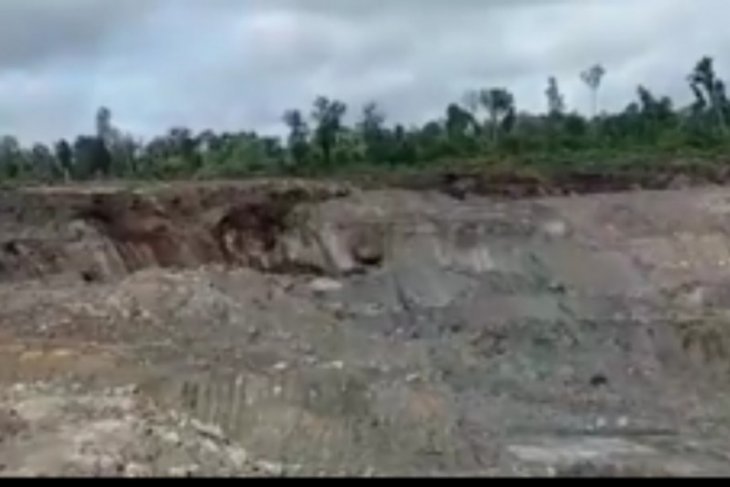 Viral di medsos tanah longsor mirip