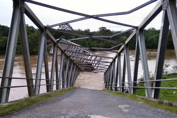 Ambruknya jembatan ganggu perekonomian warga di Aceh Barat