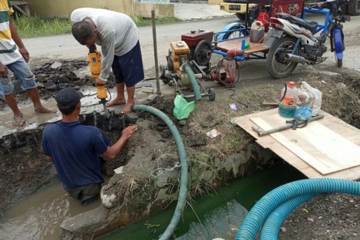 Pipa transmisi diameter 400 mm bocor, pelayanan PDAM Tirtanadi terganggu