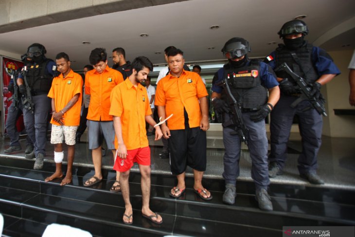Polisi bekuk pembunuh bayaran yang disewa pasangan selingkuh