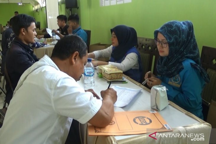 Pilkades serentak, BNNK Sukabumi periksa urine ratusan calon kepala desa