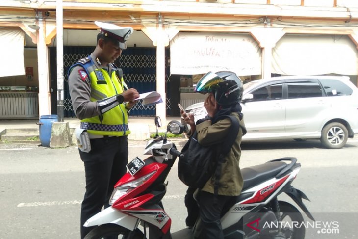 1.301 pengendara terjaring operasi Zebra Kapuas 2019 di Singkawang