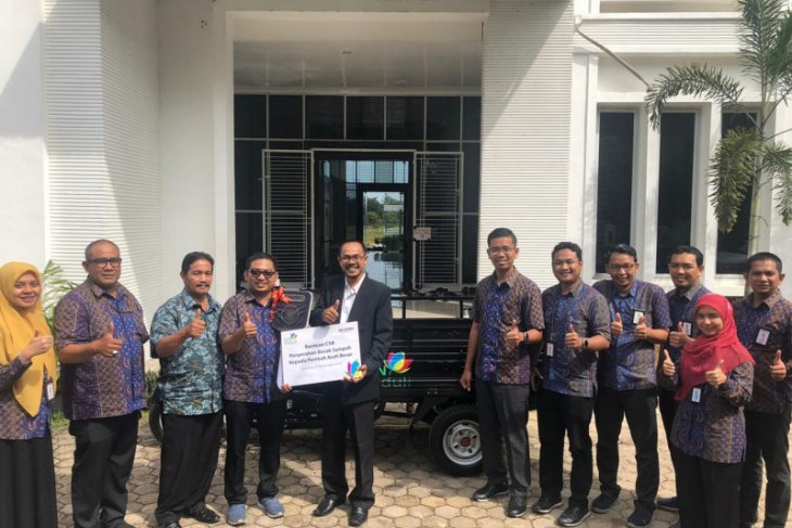 PLN UP3 Aceh serahkan becak sampah