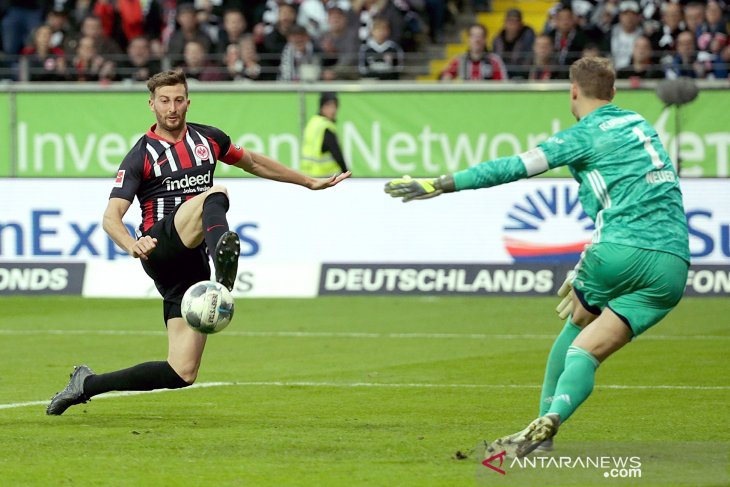 Frankfurt mempermalukan Muenchen 5-1
