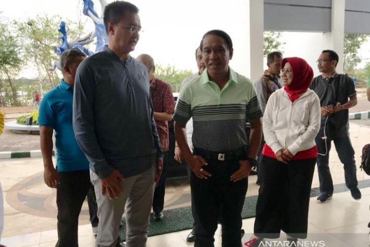 Saat sidak, Menpora terhalang masuk GBT